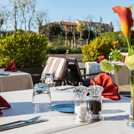 Aston La Scala Hotel 4*