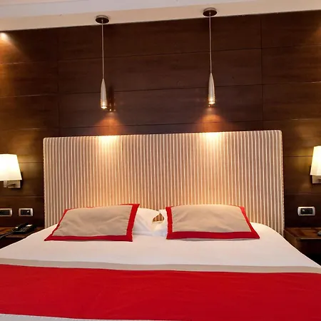 Aston La Scala 4*