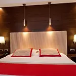 استون لا سكالا 4*
