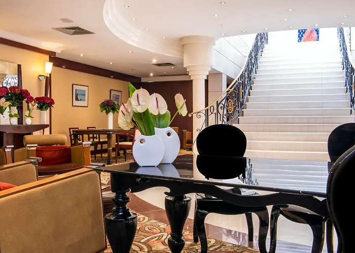 Aston La Scala Hotel 4*